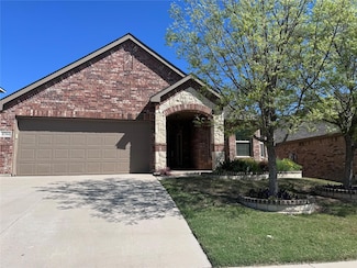 8704 Vista Royale Dr, Fort Worth, TX 76108