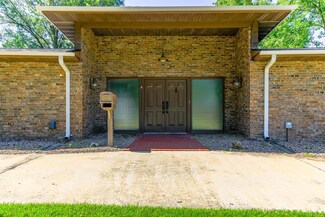 2920 Lake Rd, Mexico, MO 65265