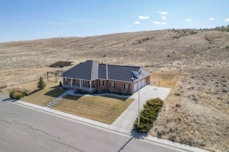 732 Links View Dr, Cody, WY 82414