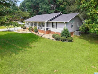 304 Forest Glen Rd, Sylacauga, AL 35150