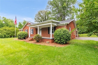 518 E Main St, Franklinville, NC 27248