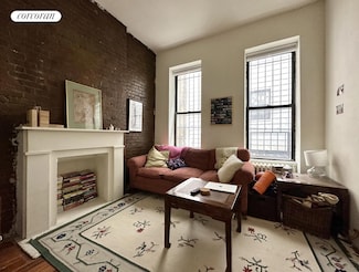 306 W 21st St Unit 3, New York, NY 10011