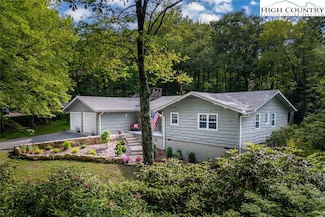 1577 Green Hill Rd, Blowing Rock, NC 28605