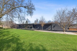 258 S Brookdale Ln, Palatine, IL 60067