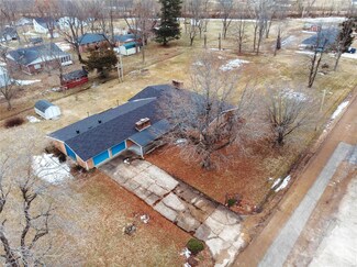 407 S Oak Ave, Belle, MO 65013