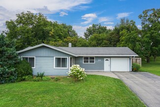 203 Highview Dr, Eureka, IL 61530