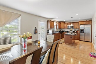 1116 Hope St Unit 2, Bristol, RI 02809