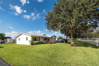 8544 N Campanelli Blvd, Plantation, FL 33322