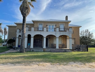 780 Cox Lane Rd, Carrizo Springs, TX 78834