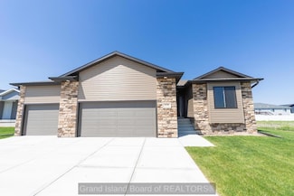 1436 Sagewood Ave, Grand Island, NE 68803