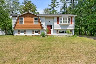 7 Dumas St, Lisbon, ME 04252