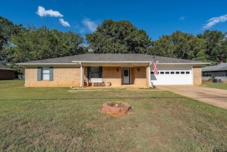 1103 Corey Dr, Whitehouse, TX 75791
