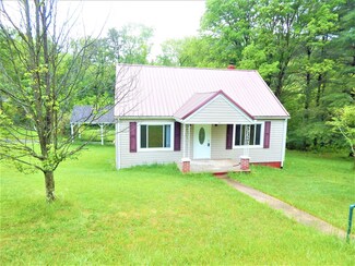 206 Mckenzie Ave, Rich Creek, VA 24147