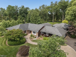6 Fairway Ct, Bridgewater, NJ 08807