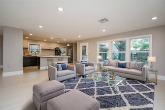 7618 Highmeadow Dr, Houston, TX 77063