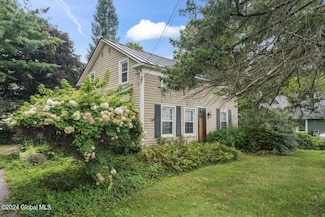 56 Spring St, Cambridge, NY 12816