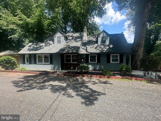 2221 Bent Rd, Feasterville Trevose, PA 19053