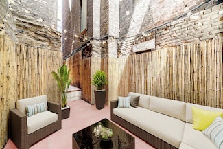 338 W 17th St Unit GARDEN, New York, NY 10011