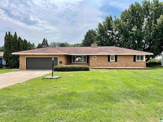 1512 W 5th St, Storm Lake, IA 50588