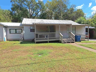 1002 North St, Gladewater, TX 75647