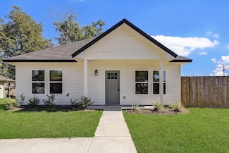 2900 9th St, Port Arthur, TX 77642