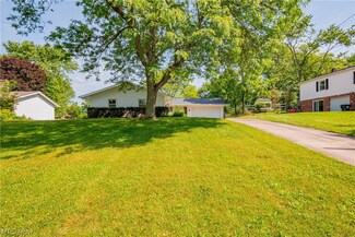 126 Greenbriar Dr, Aurora, OH 44202