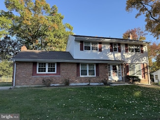 21 Wheatfield Dr, Wilmington, DE 19810