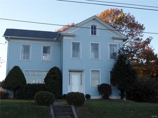 300 S Delaware Dr, Mount Bethel, PA 18343