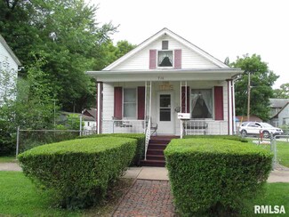 716 14th St, Rock Island, IL 61201