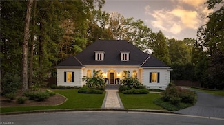 3 Elm Ridge Ct, Greensboro, NC 27408