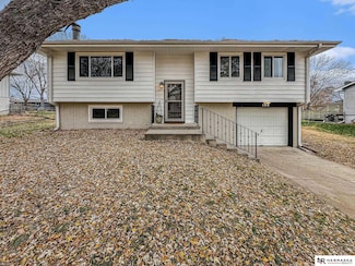 108 Concord Ave, Hickman, NE 68372