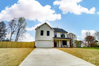 9615 Riviera Dr, Sherrills Ford, NC 28673