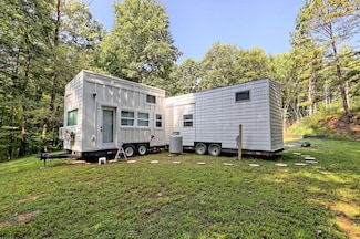220 Mountain Laurel Dr, Hayesville, NC 28904