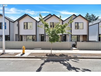 12025 SE 5th St, Vancouver, WA 98683