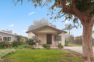 1312 P St, Sanger, CA 93657