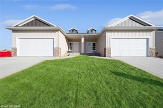 2375 Bluegrass St, Marion, IA 52302