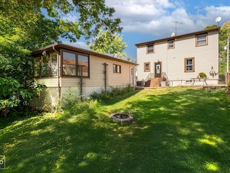 4 Ridge Rd, Lemont, IL 60439