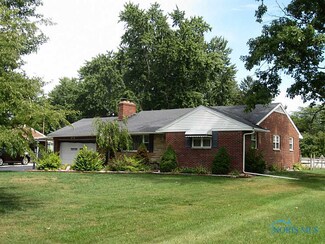 1005 Miller Rd, Northwood, OH 43619
