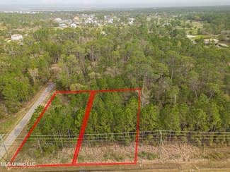 102 Mississippi St, Pass Christian, MS 39571