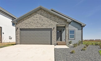 2015 Applewood Dr, Lockhart, TX 13108