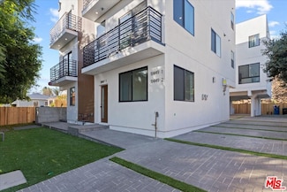 11447 Cumpston St, North Hollywood, CA 91601