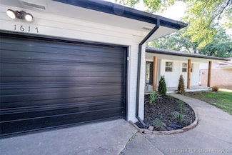 1617 S 111th Ave E, Tulsa, OK 74128