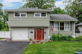 5 Locust St, Netcong, NJ 07857