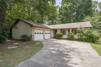 1015 Pineborough Rd, Charlotte, NC 28212