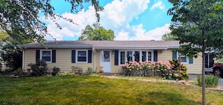775-1 Eagle Creek Rd, Valparaiso, IN 46385