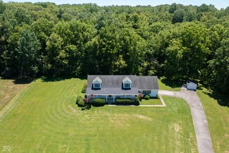 2901 W Peach Tree Ln, Crawfordsville, IN 47933