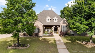 6811 S Sycamore Place, Broken Arrow, OK 74011