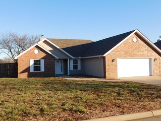 903 Monroe St, Carl Junction, MO 64834