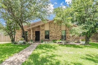 2416 Raintree Ct, Plano, TX 75074