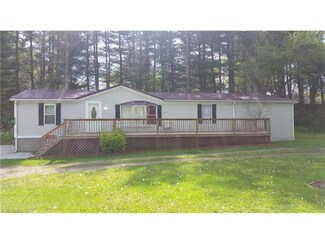 4066 Bonnie Dr NW, Malvern, OH 44644